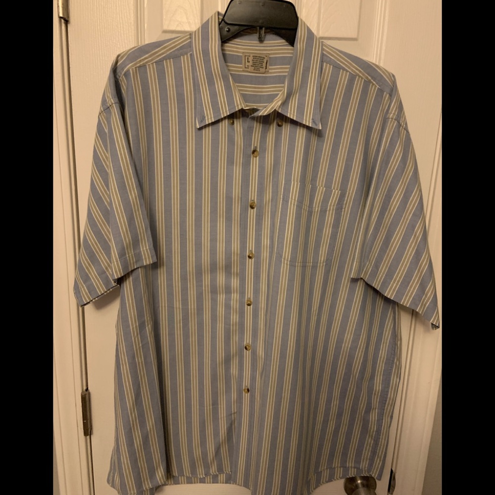 LL Bean shirt. Short sleeve button down Size xl.